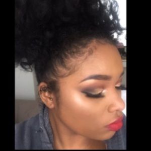 Meet your Posher, Kendra